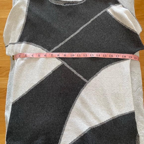 Piece of Cloth Short Sleeve Sweater - Picture 6 of 11
